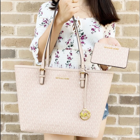 Gaby’sBags-Michael Kors Carryall Tote&Wallet SET - Picture 2 of 5